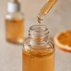 Sérum à la vitamine C : ce qui fait vraiment la différence entre deux flacons